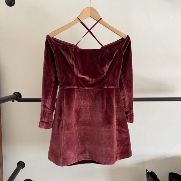 Anthropologie Velvet Long Sleeve Dress in Burgundy Hutch NWT size 4 - Picture 4 of 12